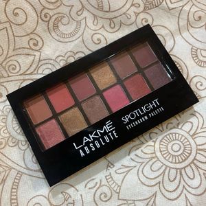 Lakme Absolute Spotlight Berry Martini Eyeshadow