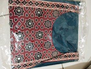 Red &amp; Black Printed Kurti Top