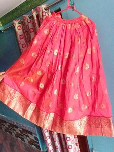 Women Kurta , Skirt And Dupatta Set