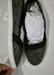 Brand New Women Belly In Size 8