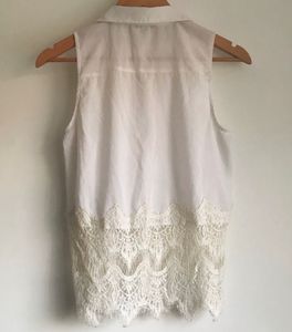 Sleeveless Lacey Cropped Shirt