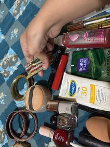 Cosmetic Kit  With Set Of 8 Designs Bangles