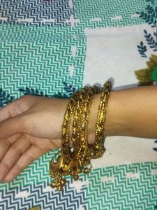Golden bangle, in size24