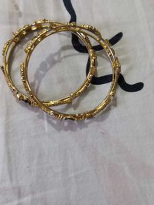 Golden Bangles 4 With 2 Bngle Free 6 Bangle