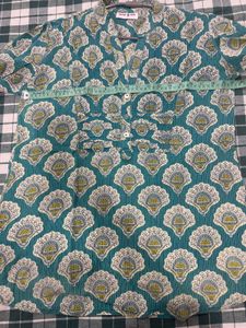 Patterned Women&#39;s Top