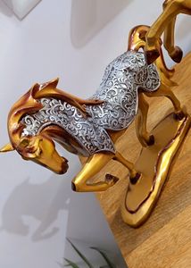 2 Horse Showpieces