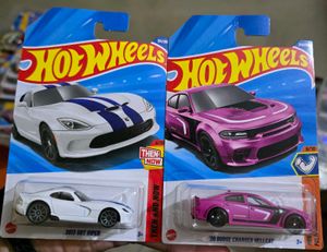 Hot Wheels SRT Viper & Dodge Charger Hellcat