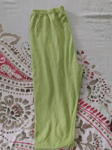 Green Leggings In Excellent Condition