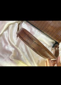 Brown Sling Bag🤎