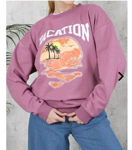 Size L Vacation Graphic Sweatshirt