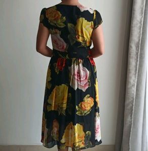 Pintrest Inspired Flowy Dress 💛🖤
