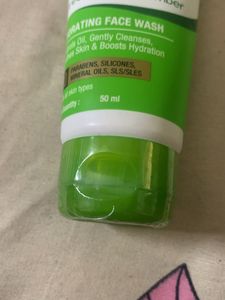 St Botanica Alovera Face Wash