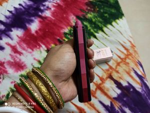 New Huda Queen 5 In 1 Lipstick