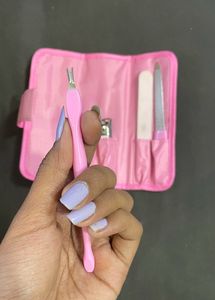 Nail Grooming Set With Polca Dot Pouch