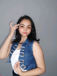 Sleeveless Blue Denim Jacket With White Inner