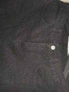 Black Straight Fit jeans