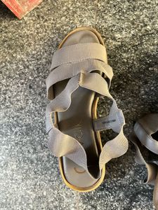 Women sandals