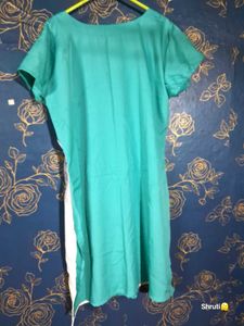 Green &amp; White Graphic Print Tunic