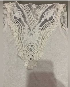ONLYSleeveless T-shirt with Back Lace Panel