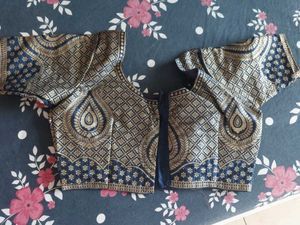 Striped Crepe Zari Saree with blouse