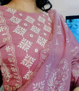Women Mauve Pink Chikankari Embroidery Kurta Set