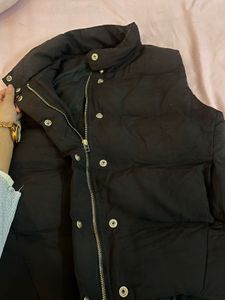 Sleeveless Black Puffer Vest