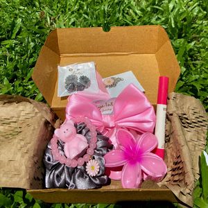 Gift Box of Accessories