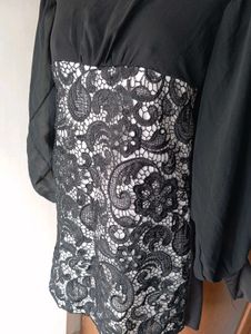 Chic Black &amp; Lace Top