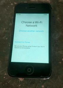 I Phone 4s Working Condition Only 70% Battery And Apple I&#39;d Problem