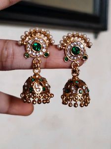 Emerald &amp; Pearl Jhumka Earrings