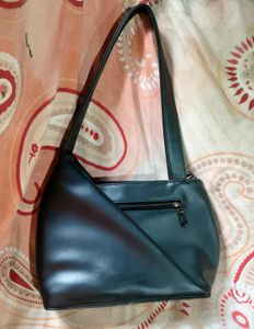 Black Classy Shoulder Bag