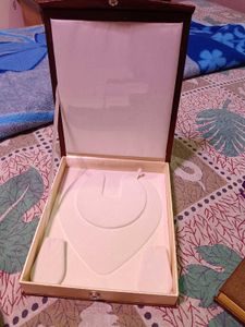 Half Neckless Jwellery Box