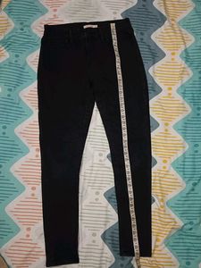 Levi&#39;s 710 Super Skinny Black Jeans