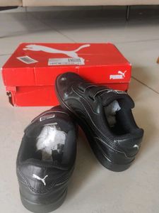 Orignal Puma Kids Black Sneakers.