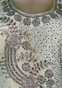 Sale!!!!Elegant Embellished Pista Green Suit❤️🌸