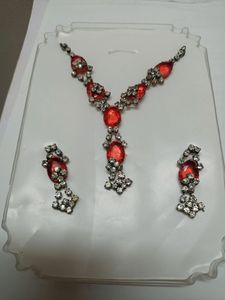 Scarlet Cut Glass Marvel Necklace With Earrings..1