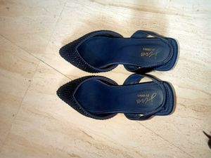 JM Looks pointed toe kitten pumps