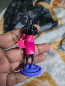 Kinder Joy Barbie Edition - Reporter