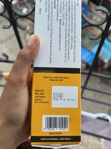 Dr. Sheth&#39;s Haldi &amp; Hyaluronic Sunscreen Spray SPF