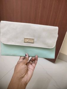 Two-Tone Clutch