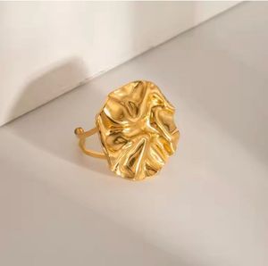 Fiora Ring