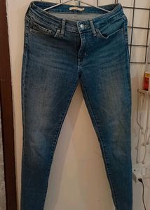 Levi&#39;s Skinny Jean Size 27