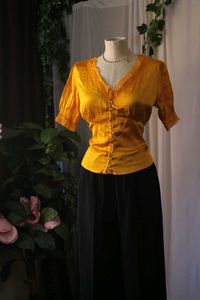 Vintage Gold Top