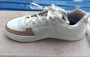 Campus White Casual Shoes