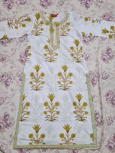 12 Set Of Earnings Branded  White Kurti Combo