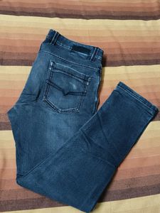 Cantabil Men Grey Slimfit Medium Fade Jeans