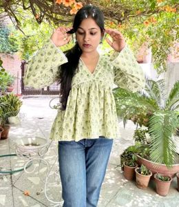 Floral Print V-Neck Top