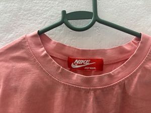 Nike Peach T-Shirt