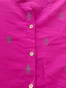 Free Gift Assured$Avaasa Medium Size Kurta