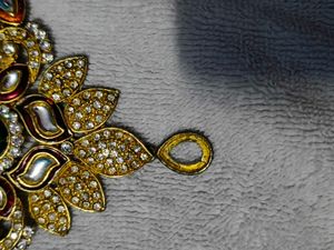 Elegant Kundan Necklace Set